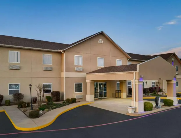 Days Inn & Suites by Wyndham Cabot hotel detail image 2