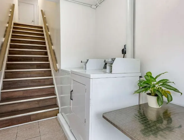 Econo Lodge Inn & Suites Sandusky South hotel detail image 1