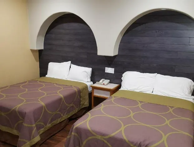 Reedley Inn hotel detail image 3