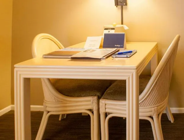 Indian Wells Resort Hotel hotel detail image 3