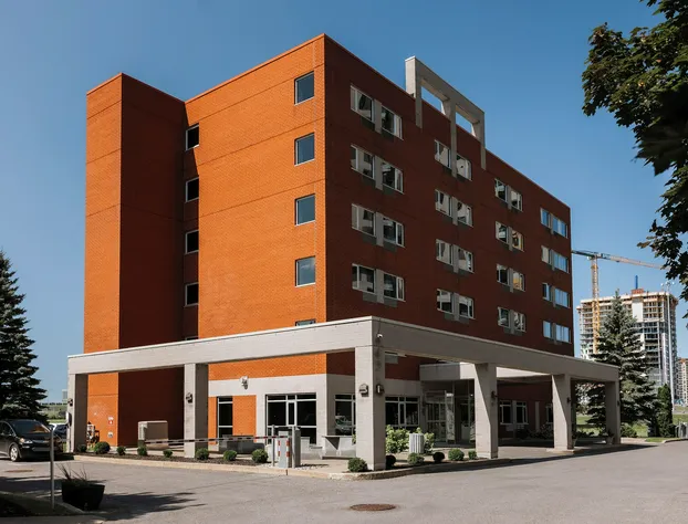 Hôtel Le Dauphin Montréal - Longueuil hotel detail image 1