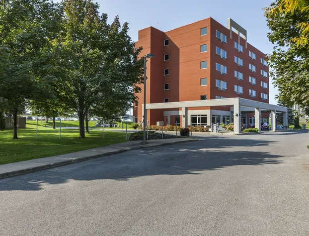 Hôtel Le Dauphin Montréal - Longueuil hotel detail image 2