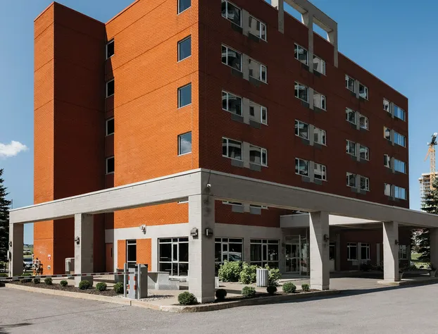 Hôtel Le Dauphin Montréal - Longueuil hotel detail image 1