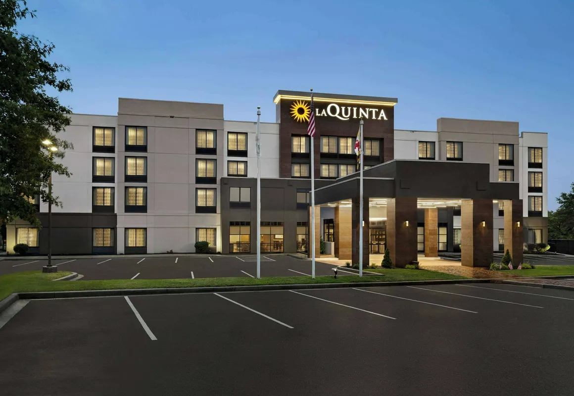 La Quinta Inn & Suites by Wyndham Newark - Elkton hotel hero