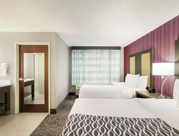 La Quinta Inn & Suites by Wyndham Newark - Elkton hotel detail image 3