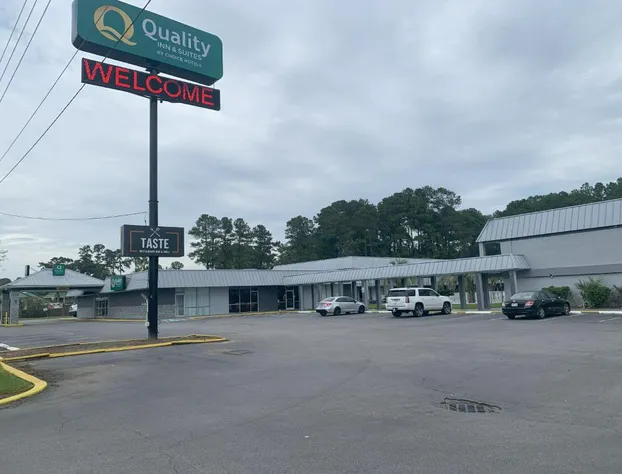 Quality Inn & Suites Hardeeville - Savannah North hotel detail image 1