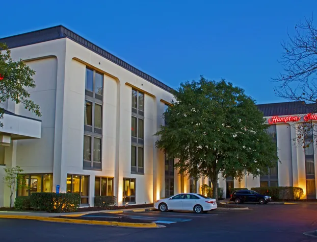 Hampton Inn Norfolk/Chesapeake (Greenbrier Area) hotel detail image 1