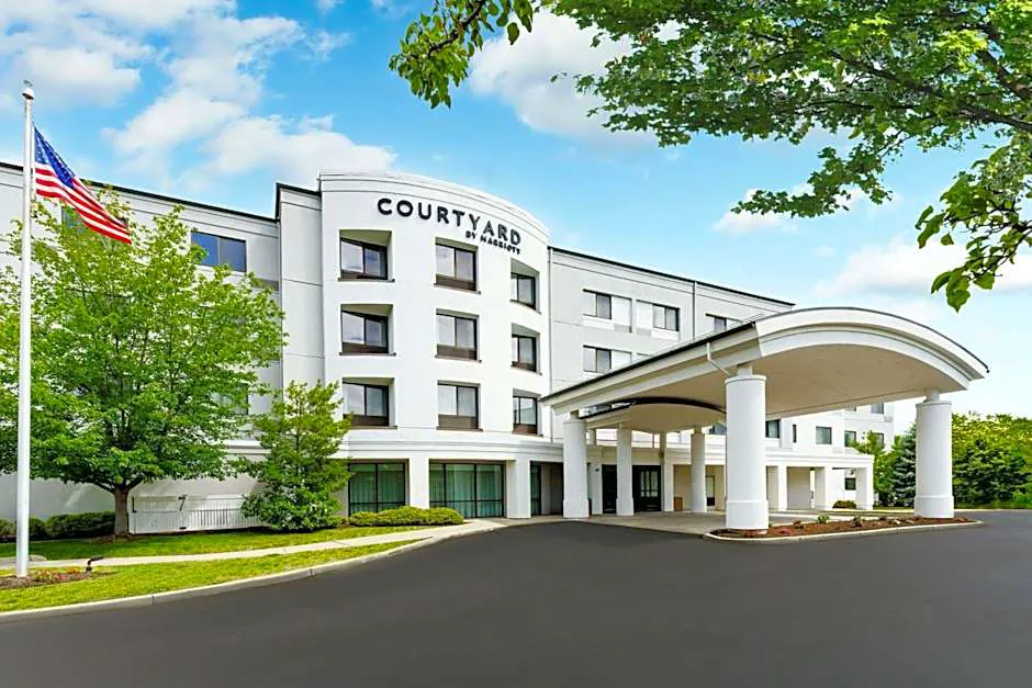 Courtyard By Marriott Farmington hotel hero