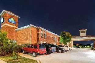 Days Inn by Wyndham Dallas Plano hotel hero