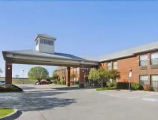 Days Inn by Wyndham Dallas Plano hotel detail image 1