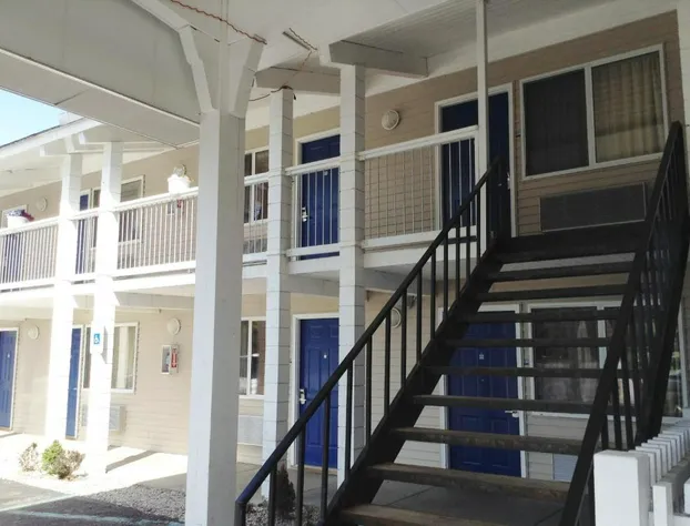 Travelodge by Wyndham Traverse City MI hotel detail image 3