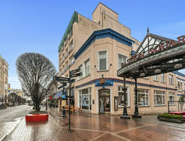 Bedford Regency Hotel hotel detail image 3