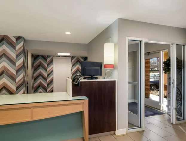 MainStay Suites Omaha Old Mill hotel detail image 3