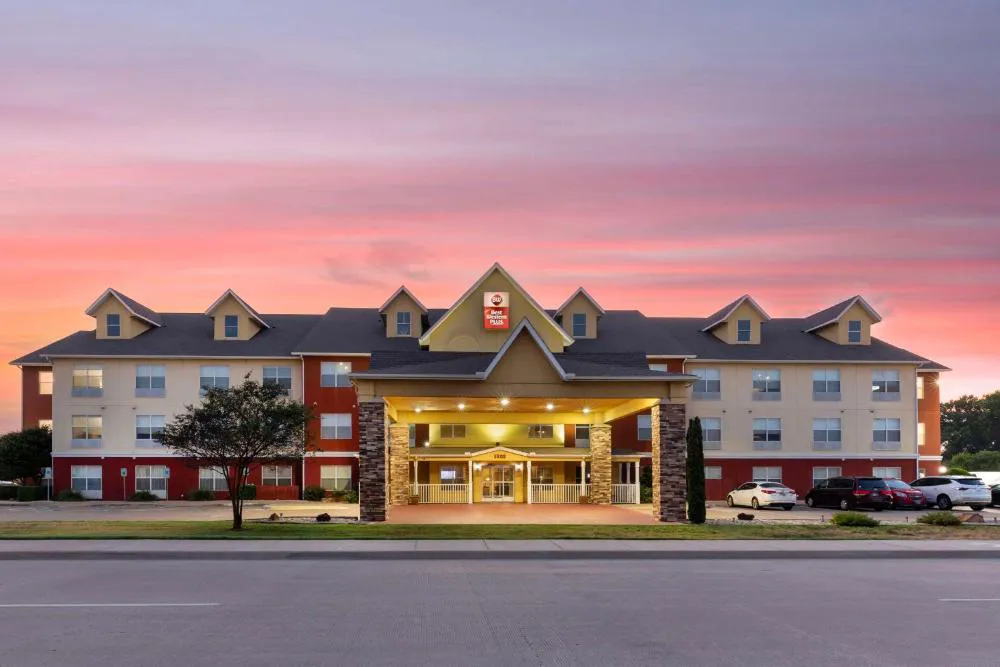 Best Western Plus Waco North hotel hero