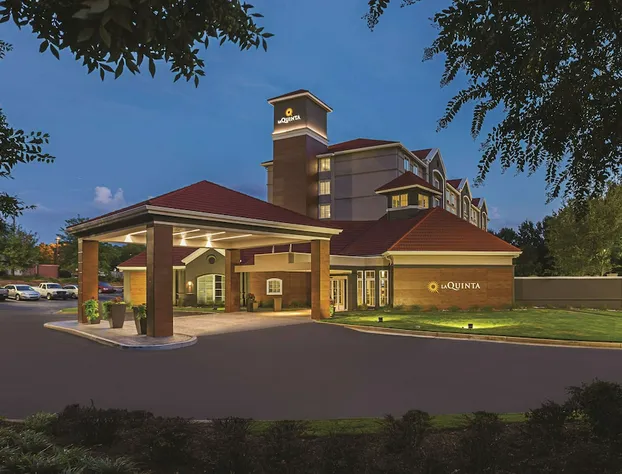 La Quinta Inn & Suites by Wyndham Atlanta Alpharetta hotel detail image 2