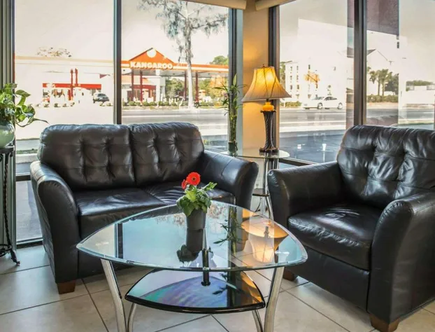 Econo Lodge Panama City St. Andrews hotel detail image 4