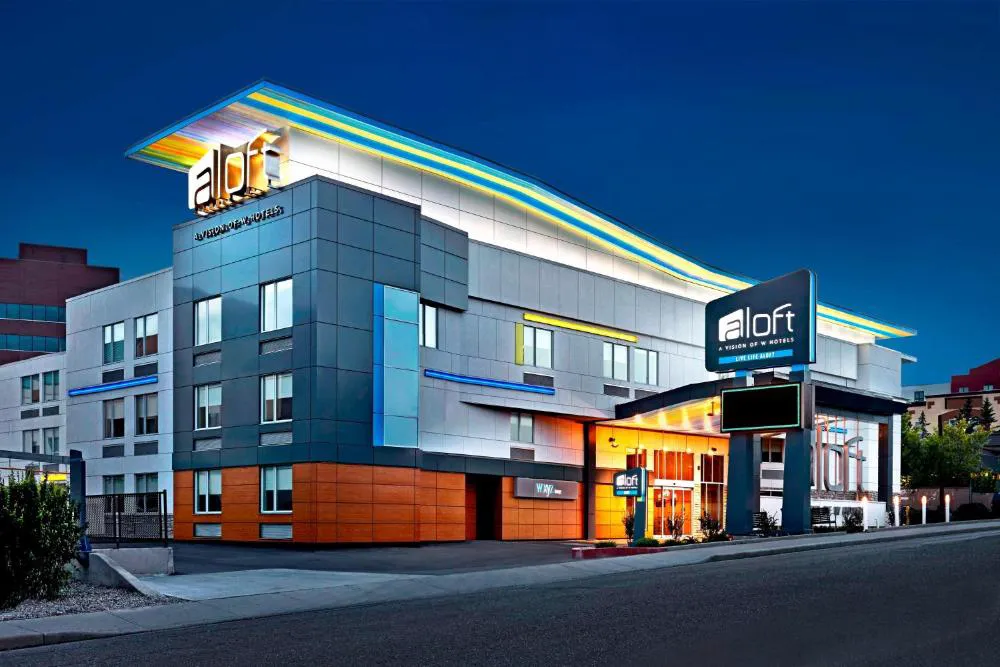 Aloft Calgary University hotel hero