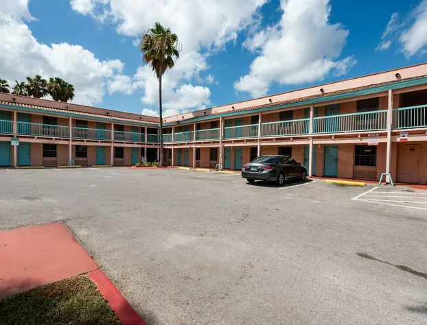 University Inn & Suites hotel detail image 1