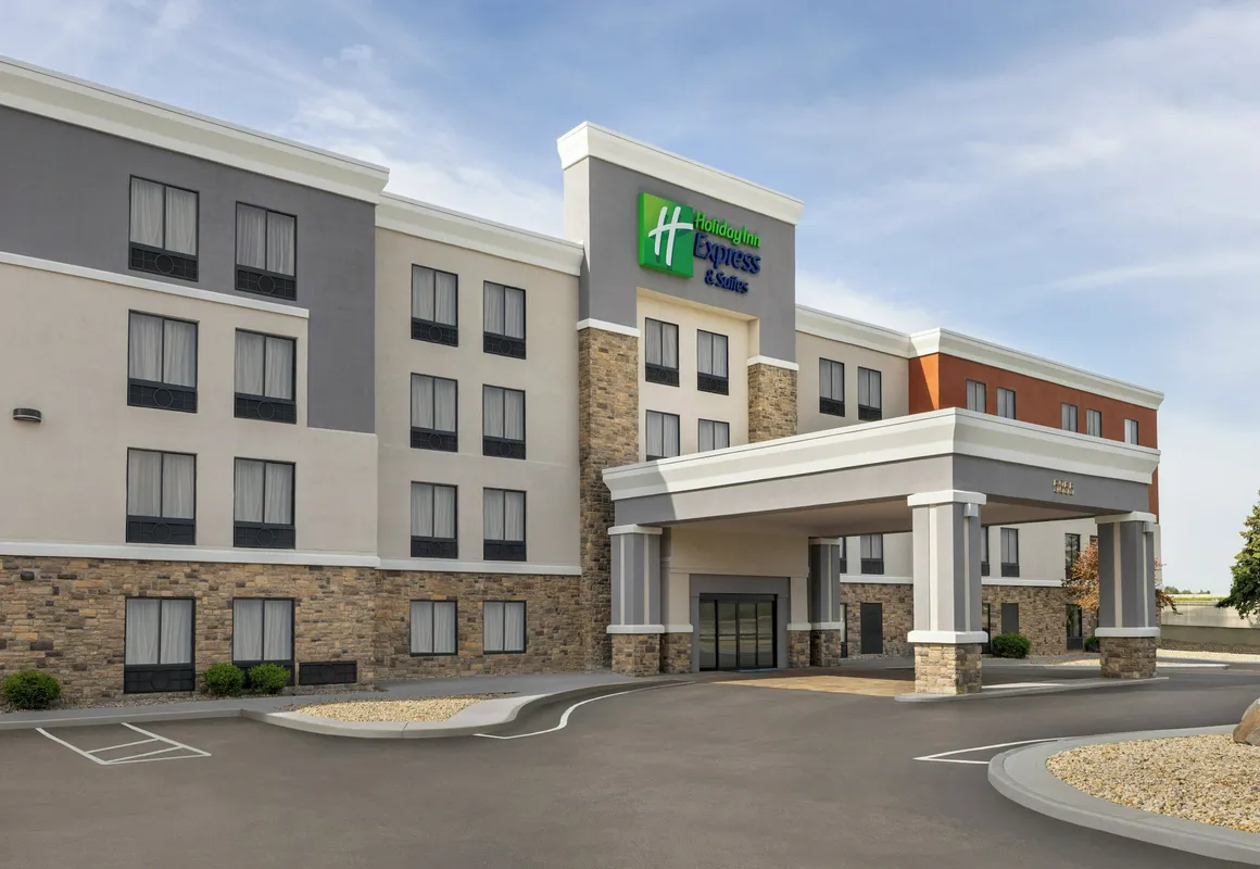 Holiday Inn Express and Suites Indianapolis W- Airport Area by IHG hotel hero