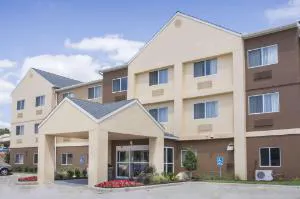 AmericInn by Wyndham Topeka hotel hero