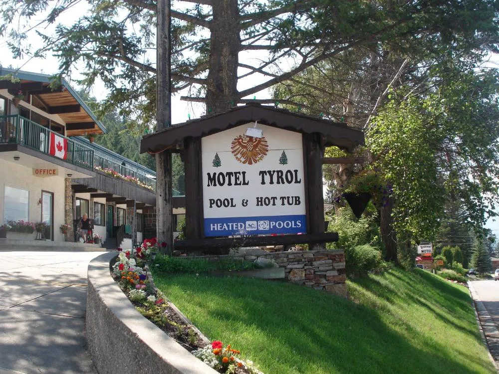 Motel Tyrol hotel hero