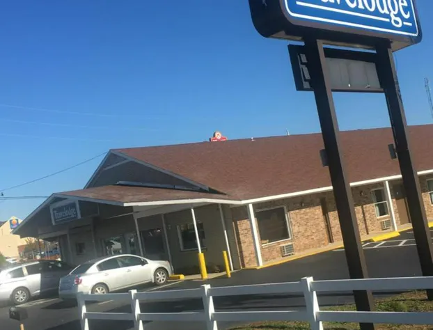 Travelodge by Wyndham Orangeburg hotel detail image 1