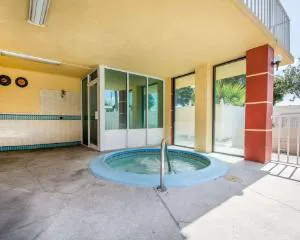 Quality Inn & Suites at Tropicana Field hotel detail image 3