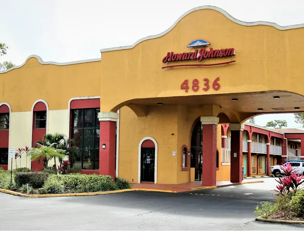 Howard Johnson by Wyndham Lake Front Park Kissimmee hotel detail image 1