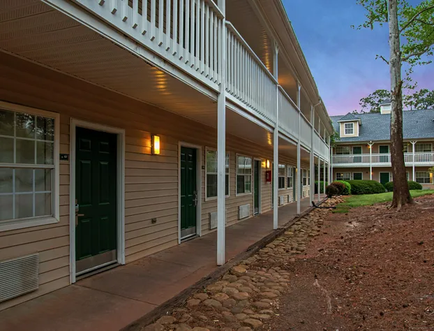 HomeTowne Studios by Red Roof Atlanta - Lawrenceville hotel detail image 4