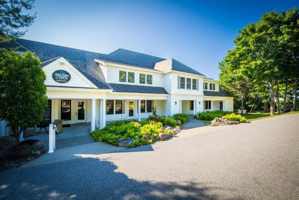 Island View Inn hotel hero