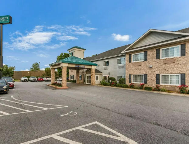 Quality Inn & Suites Hendersonville - Flat Rock hotel detail image 3