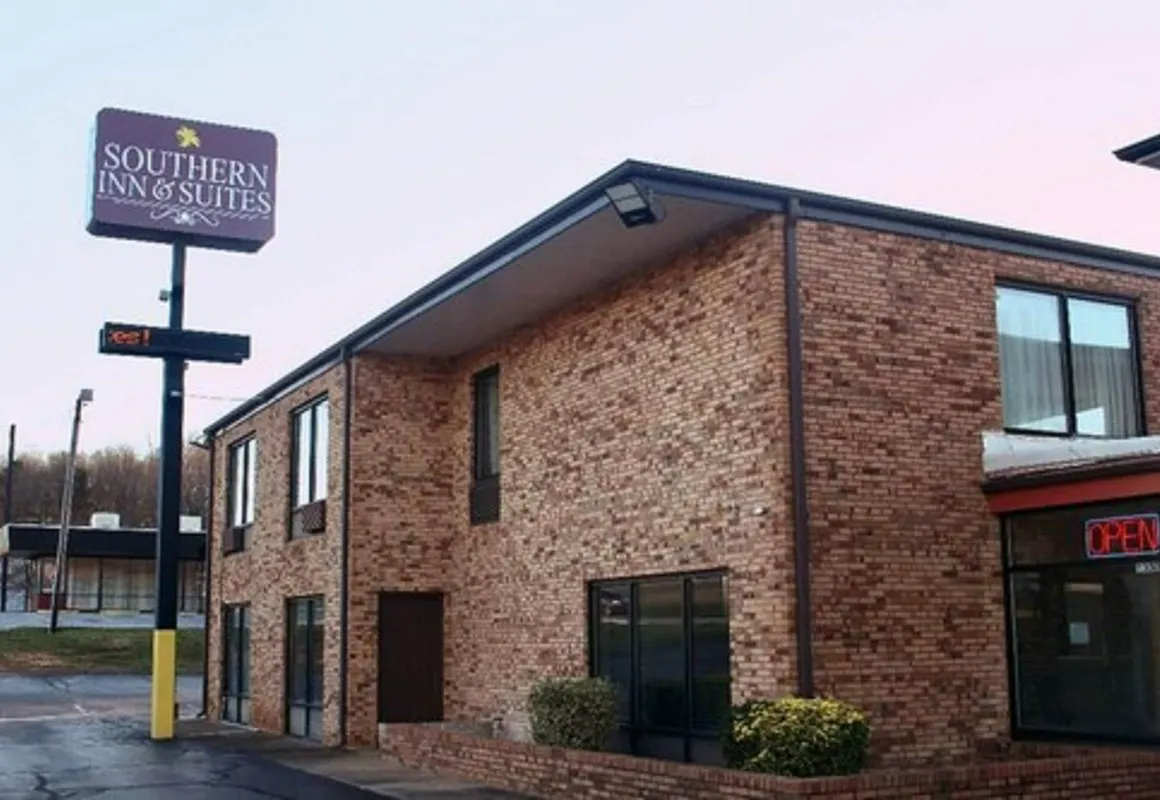 Southern Inn and Suites hotel hero