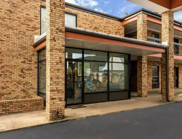 Econo Lodge Inn Suites hotel detail image 3