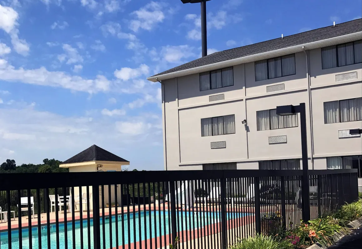 Country Inn & Suites by Radisson, Abingdon, VA hotel hero