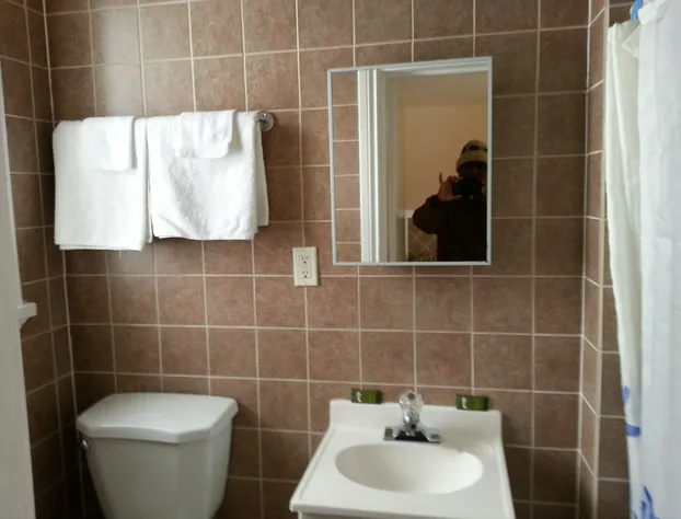 Pleasant Stay Motel hotel detail image 3