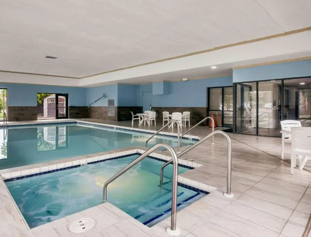 Best Western Waukesha Grand hotel detail image 1