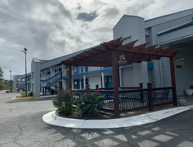 Baymont by Wyndham Wilmington hotel detail image 4