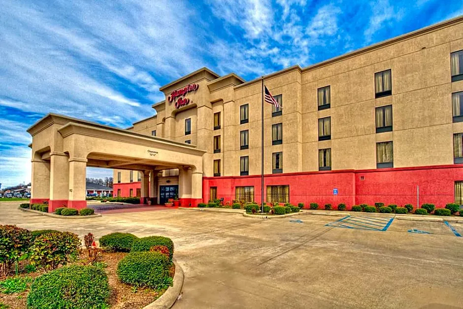 Hampton Inn Cleveland hotel hero