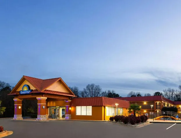 Days Inn by Wyndham Forsyth hotel detail image 1