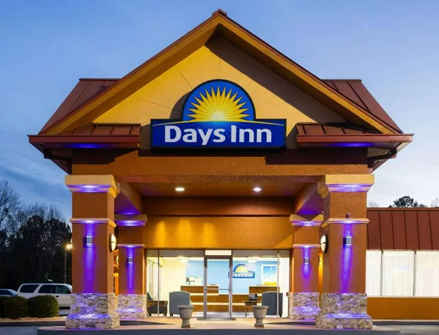 Days Inn by Wyndham Forsyth hotel detail image 1