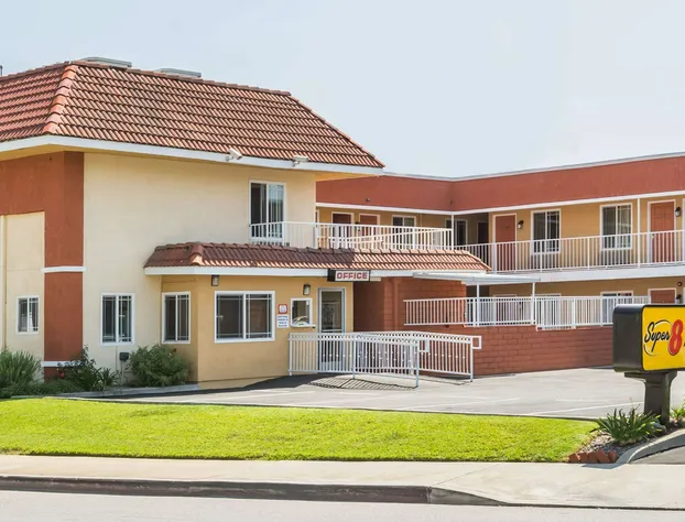 Super 8 by Wyndham Azusa hotel detail image 1