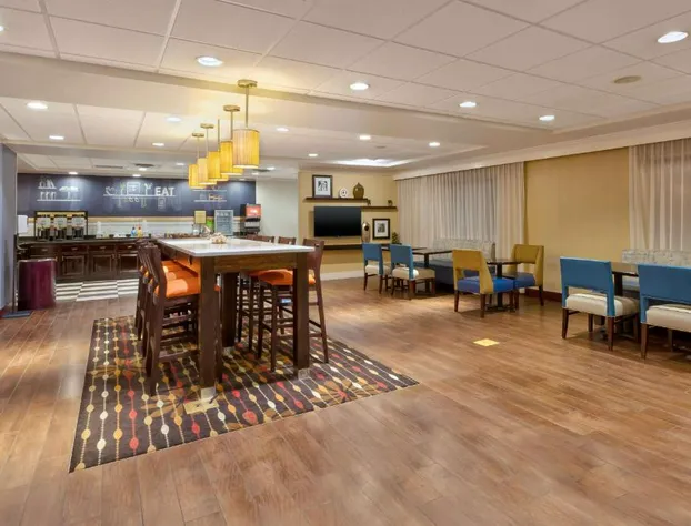 Hampton Inn Waterbury hotel detail image 3