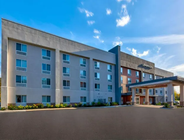 Hampton Inn Waterbury hotel detail image 1