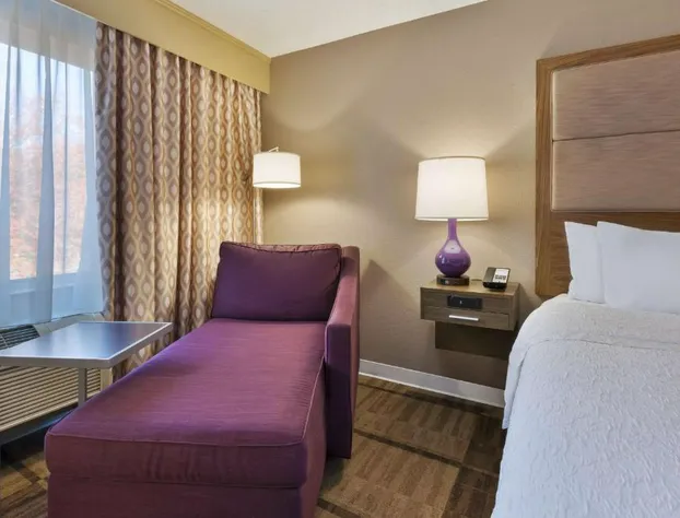 Hampton Inn Waterbury hotel detail image 4