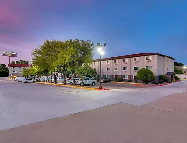 Orangewood Inn & Suites Midtown hotel detail image 3