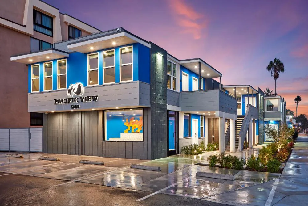 Pacific View Inn hotel hero