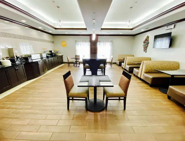 La Quinta Inn & Suites by Wyndham Tupelo hotel detail image 4