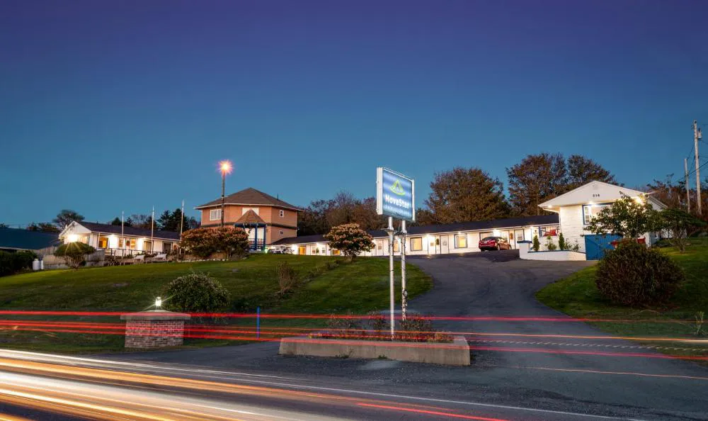 NovaStar Motel On The Lake hotel hero