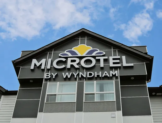Microtel Inn & Suites By Wyndham Whitecourt hotel detail image 3