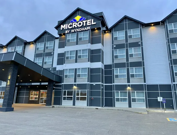 Microtel Inn & Suites By Wyndham Whitecourt hotel detail image 4
